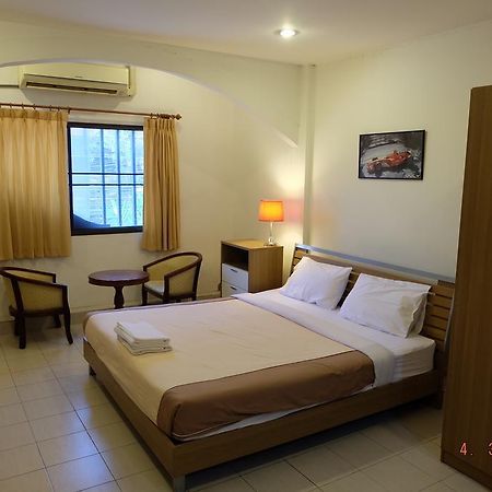 Piccolo Restaurant And Guest House Pattaya Eksteriør billede